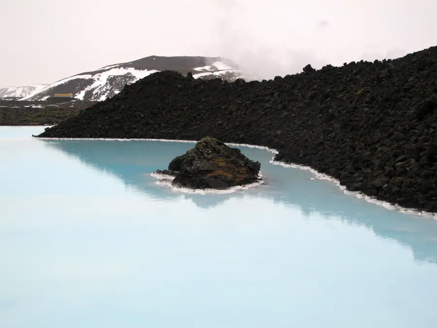 Las aguas azul lechoso de la Laguna Azul