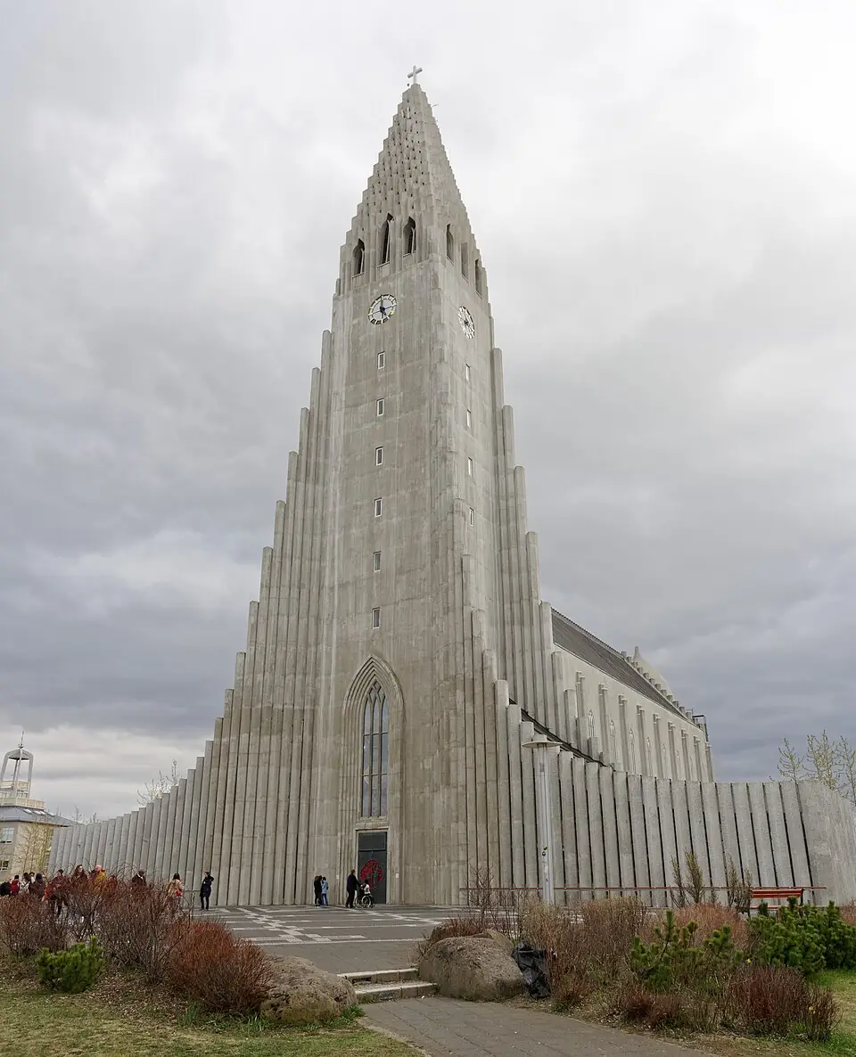 La fachada de la iglesia Hallgrímskirkja